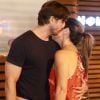 Adriana Esteves e Vladimir Brichta se esforçam para manter o romantismo no casamento