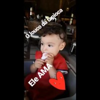 Sheron Menezzes mostra o filho, Benjamin, comendo tapioca: 'Ele ama'. Vídeo!