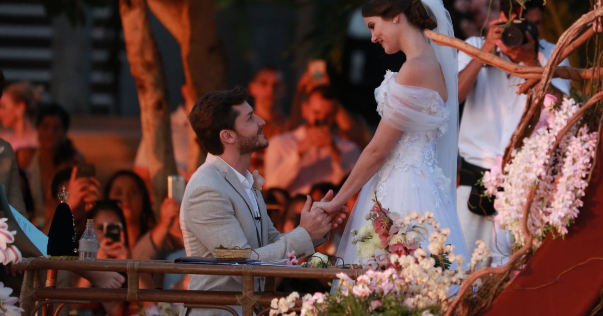 O Casamento De Camila Queiroz E Klebber Toledo Aconteceu Em Fortaleza Purepeople