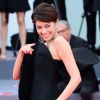 Hikari Mori elegeu uma peça moderna da marca Yves Saint Laurent para assistir 'Roma'