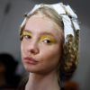 O amarelo dominou os olhos das modelos no desfile de Hogan McLaughlin na New York Fashion Week, em setembro de 2018