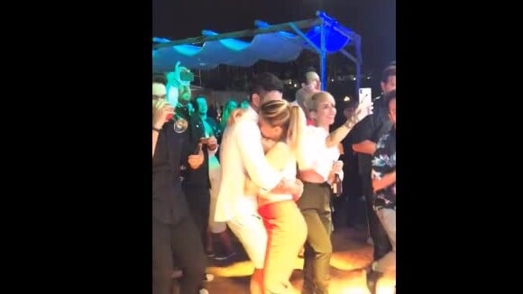 Andressa Suita e Gusttavo Lima dançaram coladinhos na festa de aniversário do cantor, nesta segunda-feira, 3 de setembro de 2018