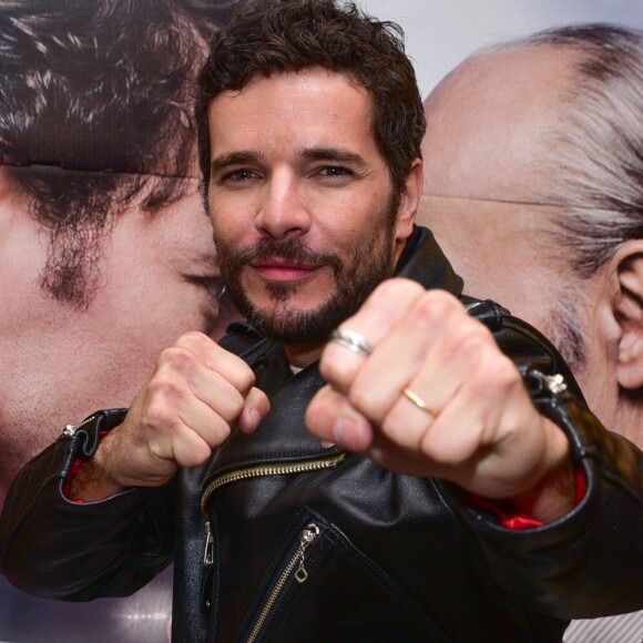 Daniel de Oliveira vive o boxeador brasileiro Éder Jofre no filme '10 Segundos Para Vencer'