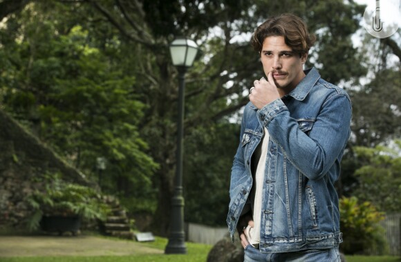 Rômulo Neto será Mauro César, um ator de TV considerado galã, na novela 'Espelho da Vida'