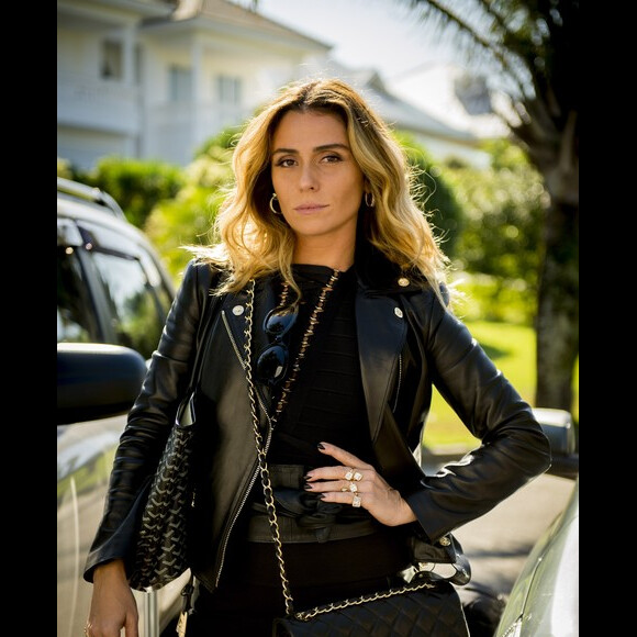 Como a Atena, de 'A Regra do Jogo', Giovanna aparecia com figurinos justos e pretos