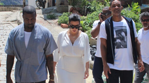 Kim Kardashian e Kanye West visitam o morro do Vidigal com o ator Will Smith
