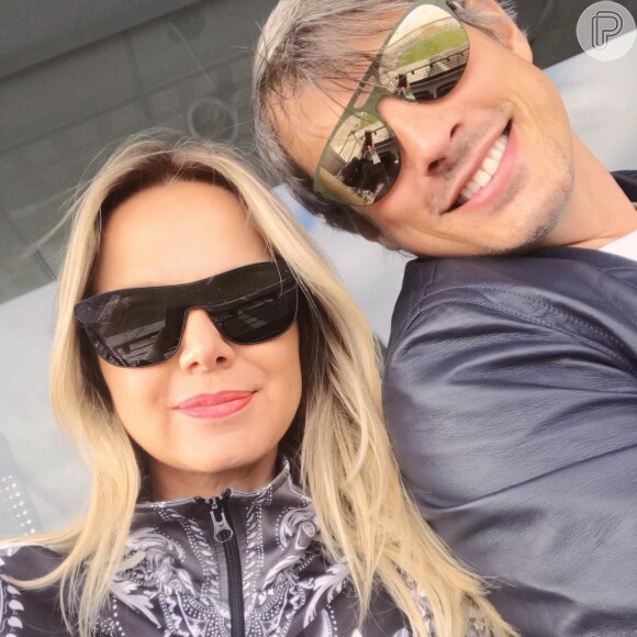 Eliana encontrou o noivo, Adriano Ricco, nos estúdios Globo