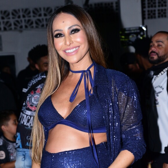 Sabrina Sato já foi destaque de chão e madrinha da bateria da Gaviões da Fiel