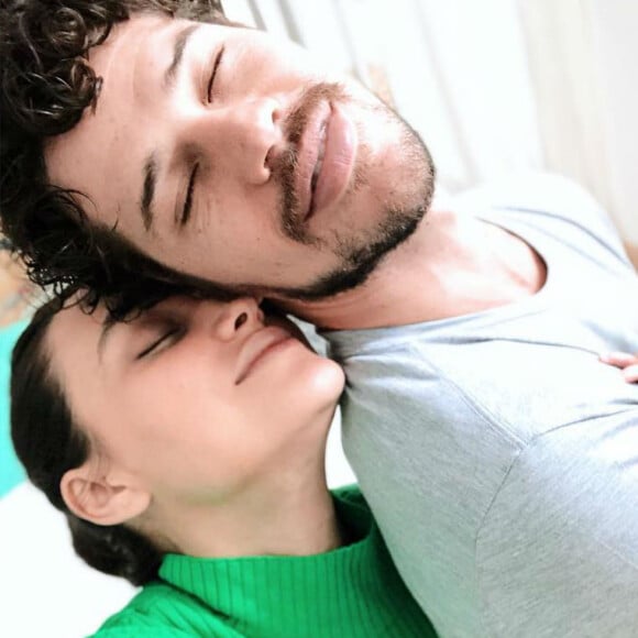 Débora Nascimento posou com o marido, José Loreto, e a filha, Bella, nesta sexta-feira, 14 de setembro de 2018