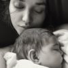 Mãe de Bella, Débora Nascimento é uma defensora da amamentação 