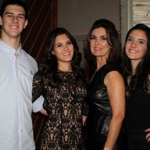 Fátima Bernardes ganhou uma festa de aniversário surpresa neste domingo, 16 de setembro de 2018