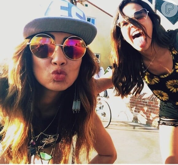 Bruna Marquezine está em Los Angeles com Stephannie Oliveira, filha do ex-jogador Bebeto