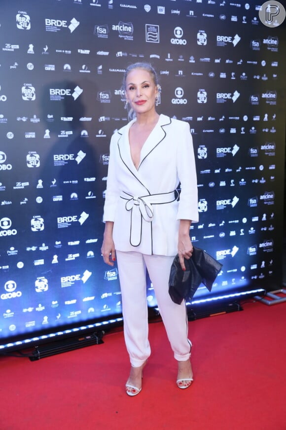 Carolina Ferraz prestigiou o Grande Prêmio do Cinema Brasileiro, na Cidade das Artes, na Zona Oeste do Rio de Janeiro, nesta terça-feira, 19 de setembro de 2018