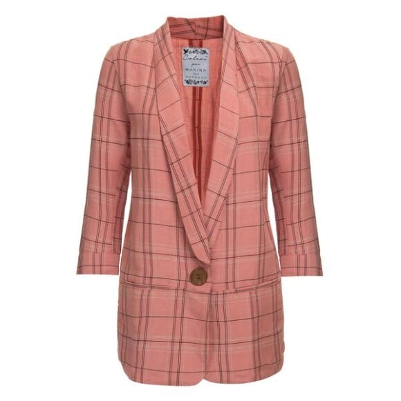 Sua segunda coleção para a Colcci contou com as tendências vistas na última semana de moda de Nova York. O blazer xadrez rosa é a aposta para a primavera-verão, e seu preço é de R$ 759