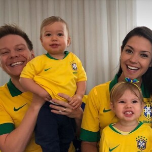 Thais Fersoza compartilha com fãs momentos do crescimento do filhos