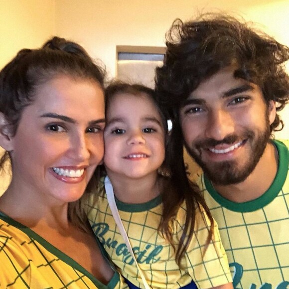 Deborah Secco descartou preocupação com a proximdade dos 40 anos. 'Quando eu tinha 20 e poucos anos, achava que ia ter dificuldade com isso, mas, perto dos 40, vejo que não é tão ruim', afirmou