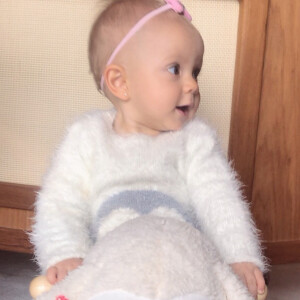 'Você nasceu forte, determinada e logo que saiu da barriga já veio mamar no peito. Parecia um sonho. Passou rápido demais', disse Eliana sobre a filha, Manuela