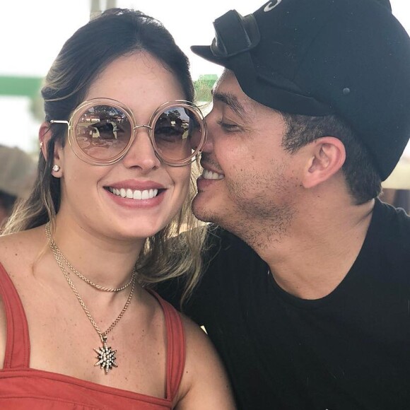 Wesley Safadão comemorou o nascimento do filho Dom nas redes sociais