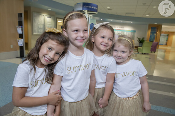 Chloe, Lauren, McKinley e Avalynn voltaram ao Hospital Johns Hopkins All Children para comemorarem o fim do tratamento e a tão desejada cura do câncer