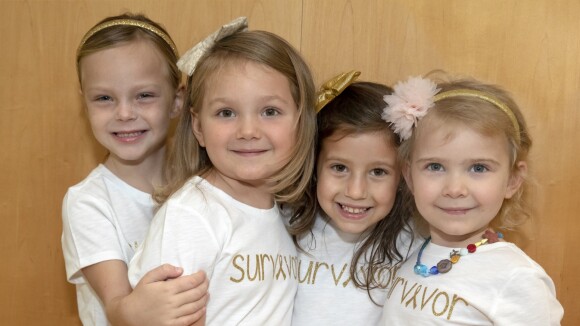 Conheça as menininhas que comemoraram a cura do câncer com ensaio fofíssimo!