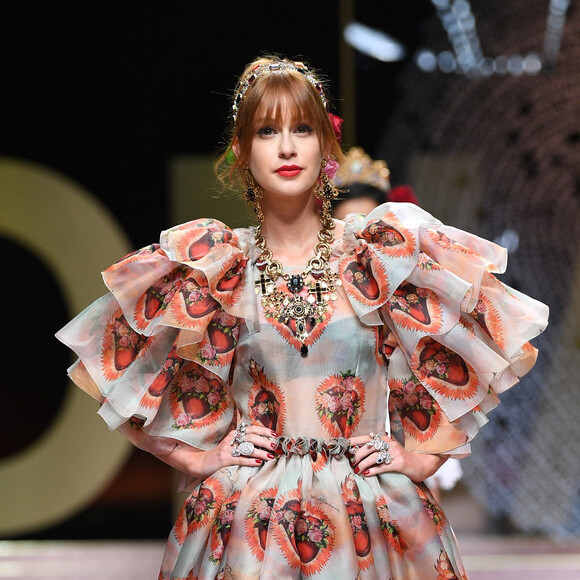 Marina Ruy Barbosa desfilou pela Dolce & Gabbana pela 3ª vez no final de semana passado
