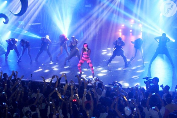 Anitta colocou todo mundo para dançar ao som de seus hits