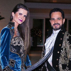 Luciano Camargo e a esposa, Flávia Fonseca, prestigiaram o aniversário de 38 anos de Graciele Lacerda, nesta terça-feira, 2 de outubro de 2018