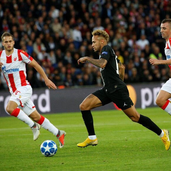 Neymar completa 30 gols na Liga dos Campeões da Europa