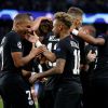 Neymar celebra terceiro gol em jogo do Paris Saint-Germain