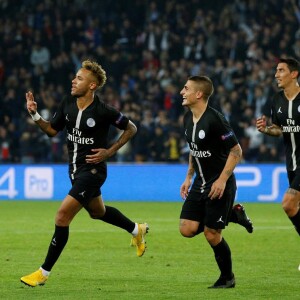 Neymar marca três vezes em partida do Paris Saint-Germain contra o Estrela Vermelha