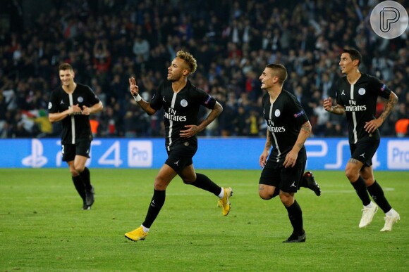 Neymar marca três vezes em partida do Paris Saint-Germain contra o Estrela Vermelha