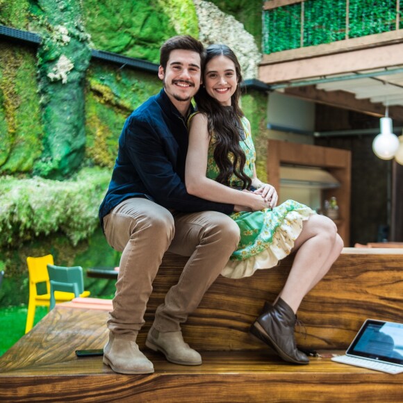 Samuca (Nicolas Prattes) diz a Waleska (Carol Castro) que ainda ama Marocas (Juliana Paiva)