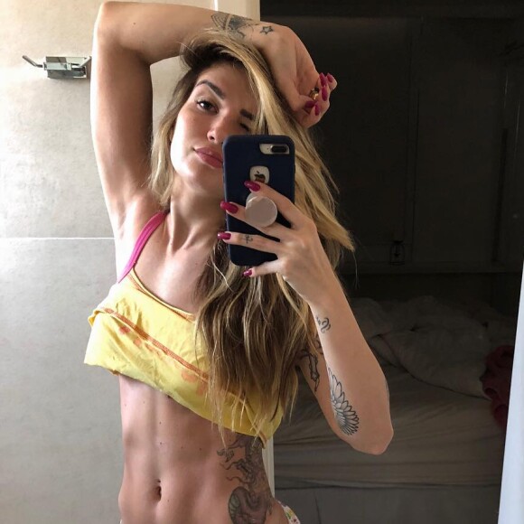 Aline Gotschalg explicou que não segue dietas para manter o corpo