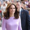 Kate Middleton usou o mesmo look durante viagem à Alemanha, em julho do ano passado