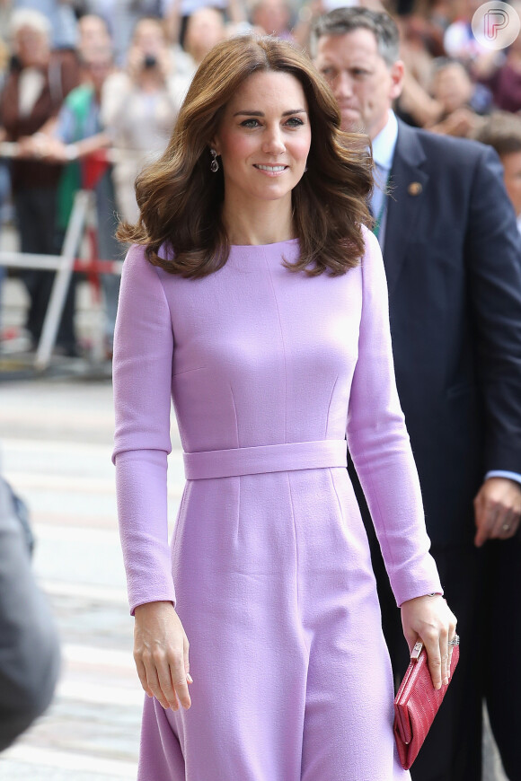 Kate Middleton usou o mesmo look durante viagem à Alemanha, em julho do ano passado