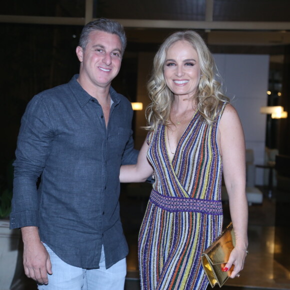 Angélica disse que o marido, Luciano Huck, nunca dormiu na hora H