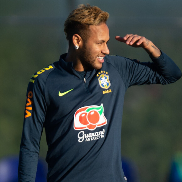 Neymar está se preparando para enfrentar a Arábia Saudita pela Seleção Brasileira