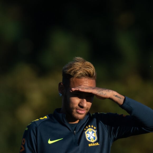 'Topetão', escreveu Neymar sobre o novo cabelo no Stories