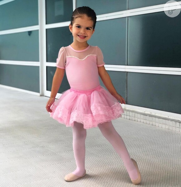 Aos 4 anos, Valentina, filha de Mirella Santos e Wellington Muniz, esbanja carisma e simpatia