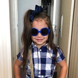 Maria Flor, de 2 anos, é sucesso no Instagram dos pais, Deborah Secco e Hugo Moura