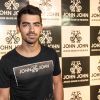 Joe Jonas participa de evento da John John, ne rua Oscar Freire, em São Paulo