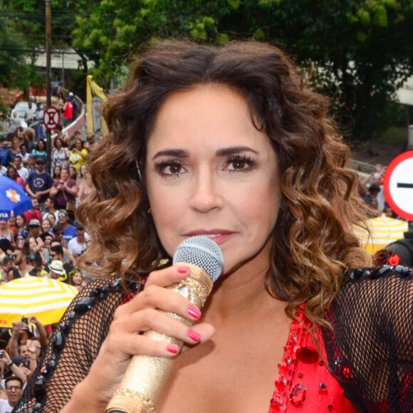 'Desejo que nesse dia, em que comemoramos 5 anos de nosso casamento civil, nosso amor transborde e toque os corações de todos', concluiu Daniela Mercury