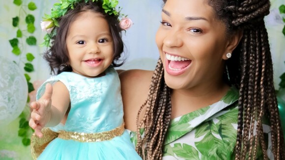 Juliana Alves se compara com filha, Yolanda: 'Nossos primeiros passos, eu e ela'