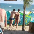 Sophie Charlotte e Daniel de Oliveira gravam 'O Rebu' na praia da Barra da Tijuca, no Rio de Janeiro