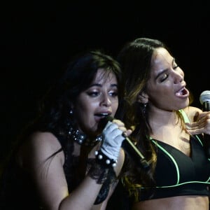 Anitta e Camila Cabello também cantaram juntas 'Real Friends', sucesso da cubana