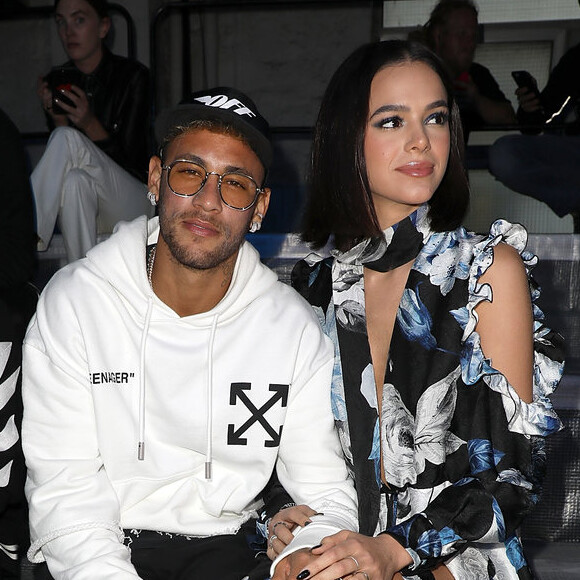 Bruna Marquezine estaria se desmarcando de postagens com Neymar no Instagram