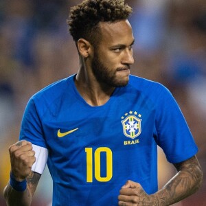 Neymar foi fotografado sem aliança em jogo da Seleção em setembro de 2018