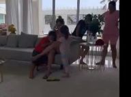 Wesley Safadão mostra filhos Ysis e Yhudy beijando o irmão, Dom. Vídeo!