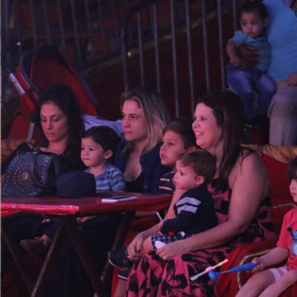 Fernanda Gentil valoriza o circo na educação de Lucas e Gabriel: 'Eu gosto muito e tô passando isso para eles, porque o circo envolve muita coisa que a gente valoriza lá em casa: alegria, música, união'