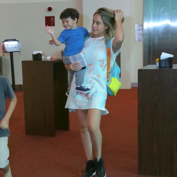 Fernanda Gentil disse que o filho, Gabriel, tem veia artística: 'Somos a plateia dele, plateia total'